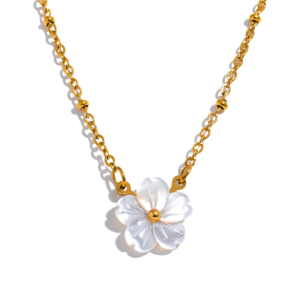 Collier Pendentif Fleur Nacre