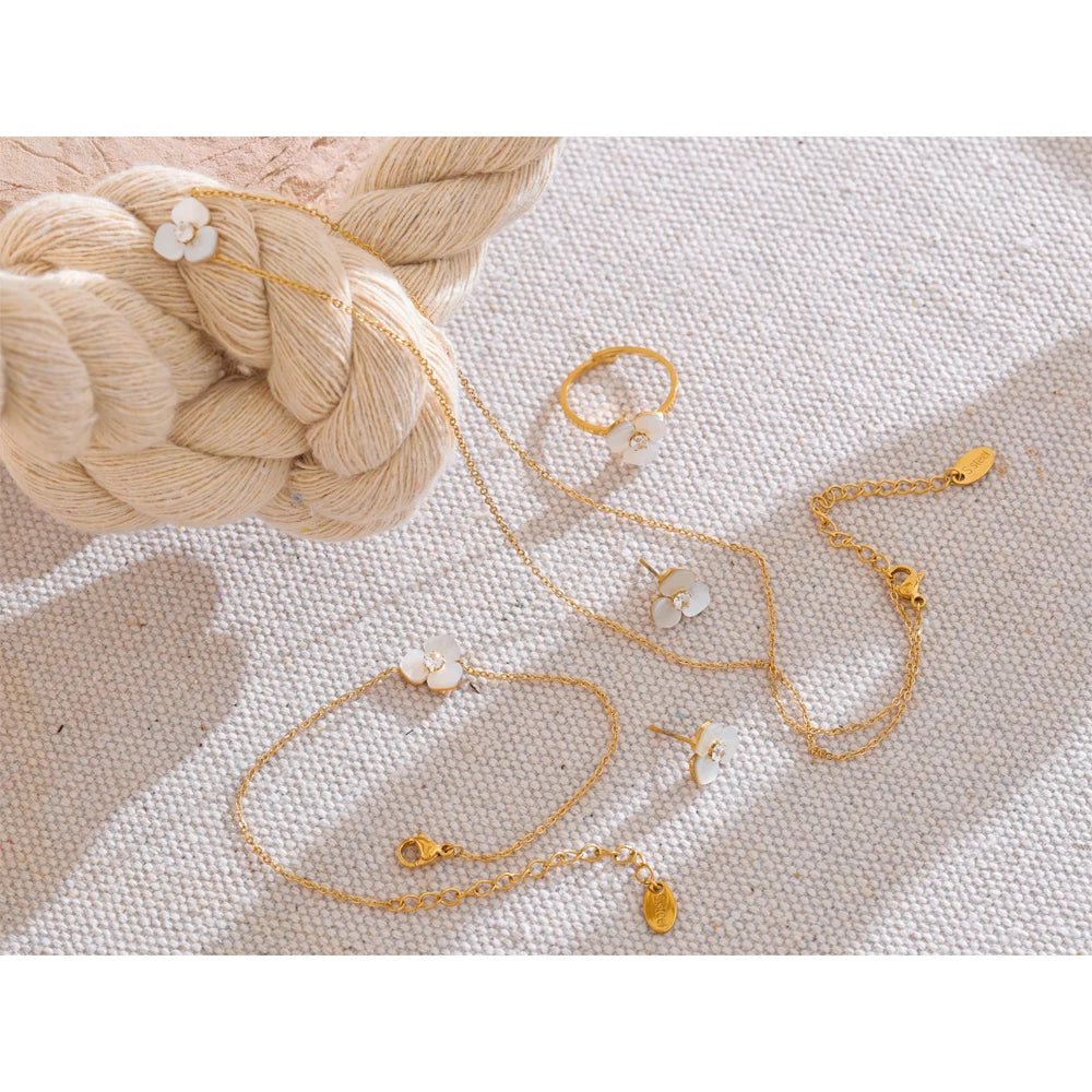 Muschelblumen-Set – Ring, Armband, Halskette & Ohrringe