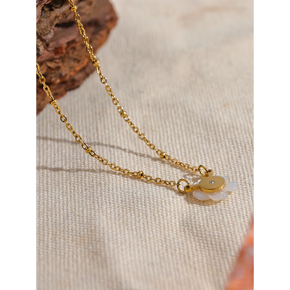 Collier Pendentif Fleur Nacre