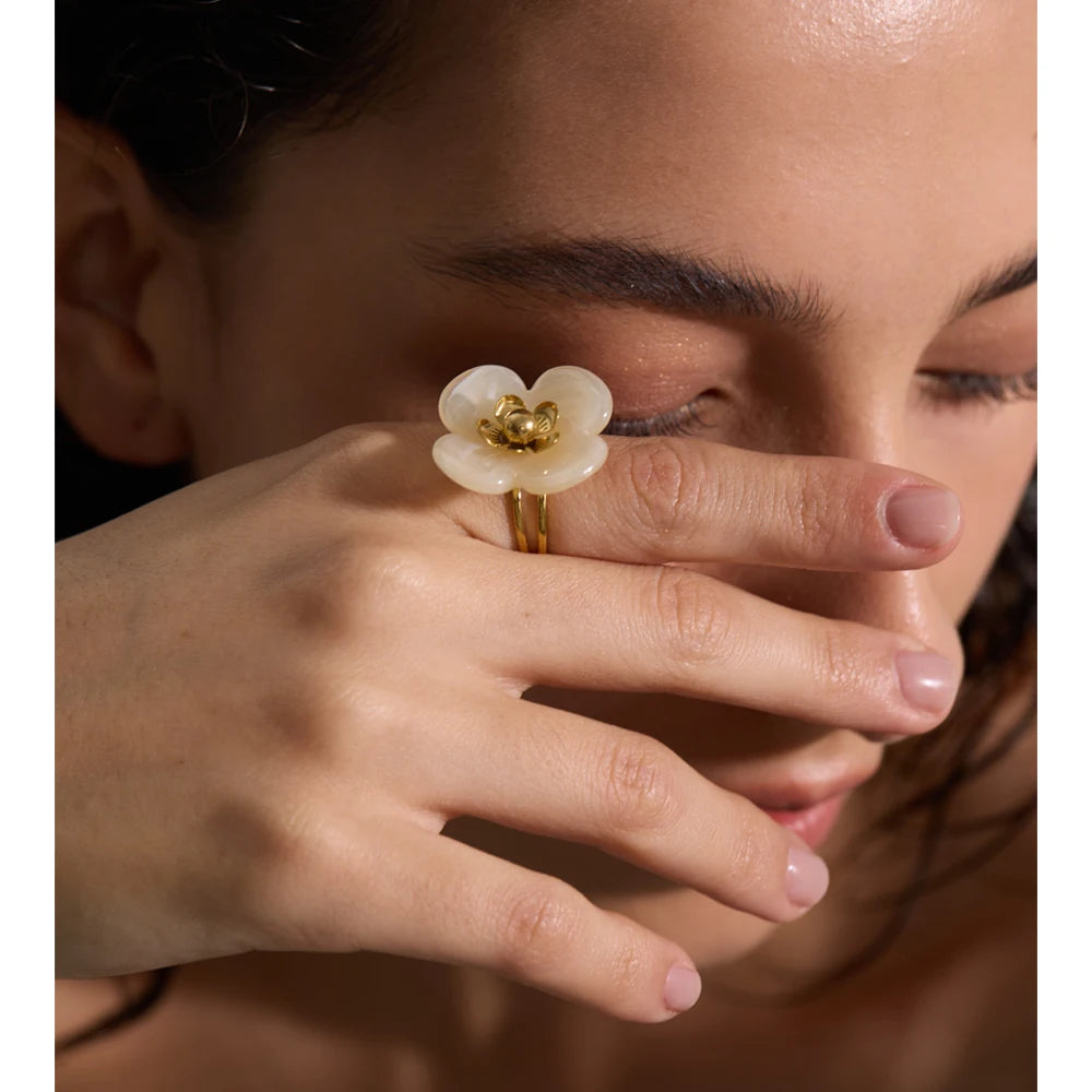 Y2K Flower Ring – Candy Resin