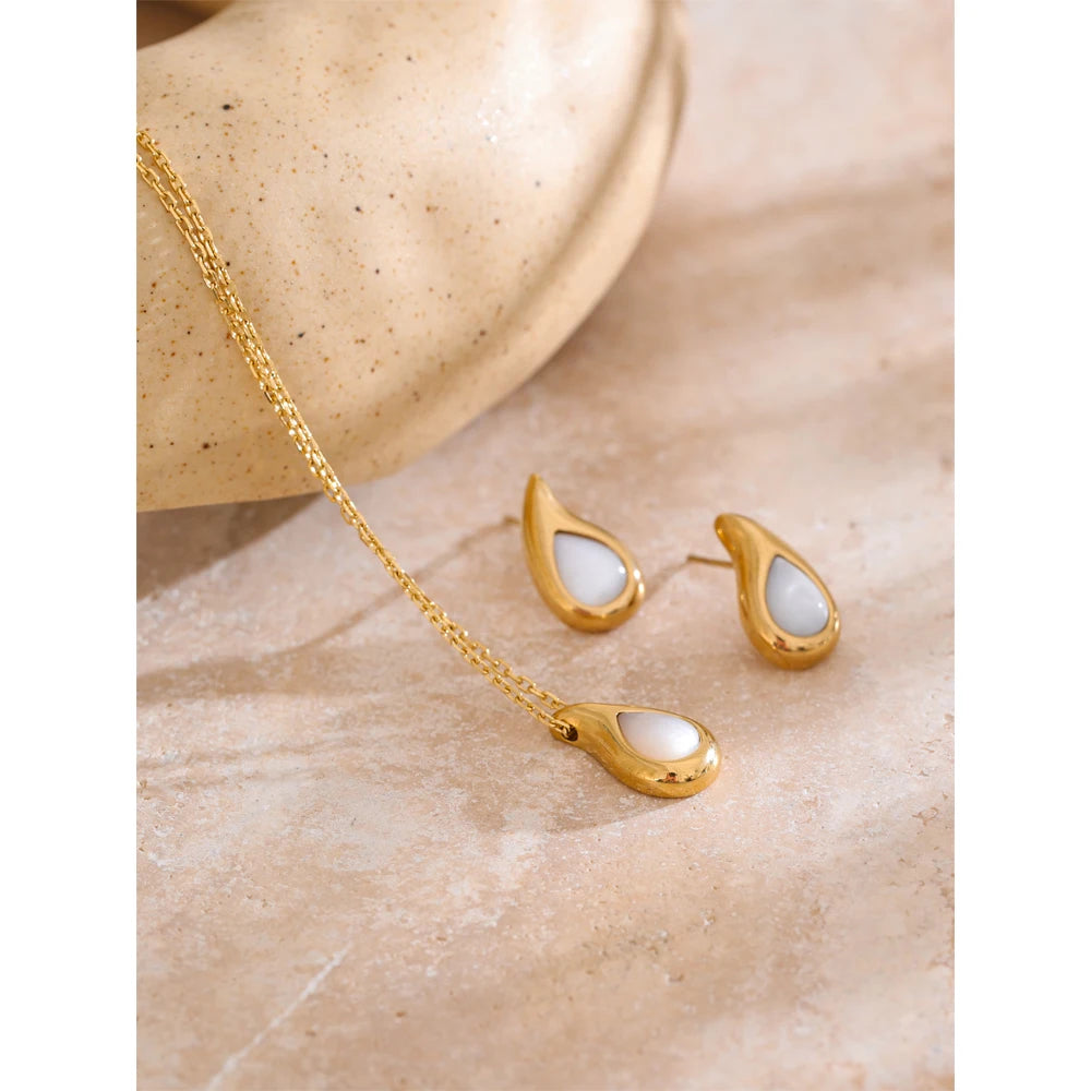 Shell Water Drop Pendant Necklace & Earrings
