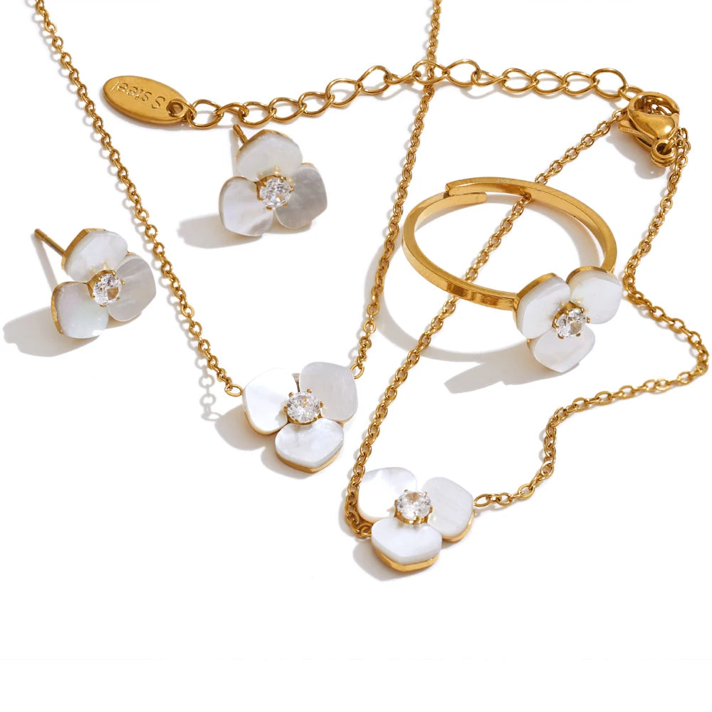 Muschelblumen-Set – Ring, Armband, Halskette & Ohrringe